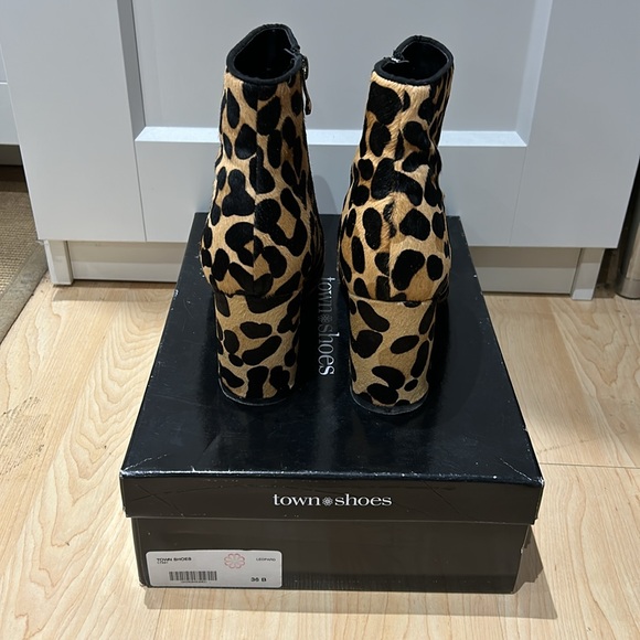 town shoes Leopard Print Ankle Boots in Size 6 - Picture 3 of 6